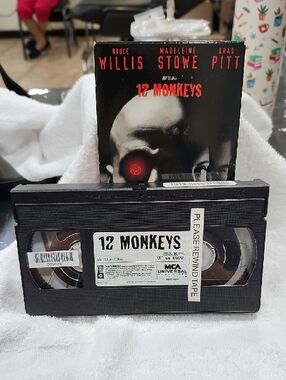 12 MONKEYS VHS TAPE
